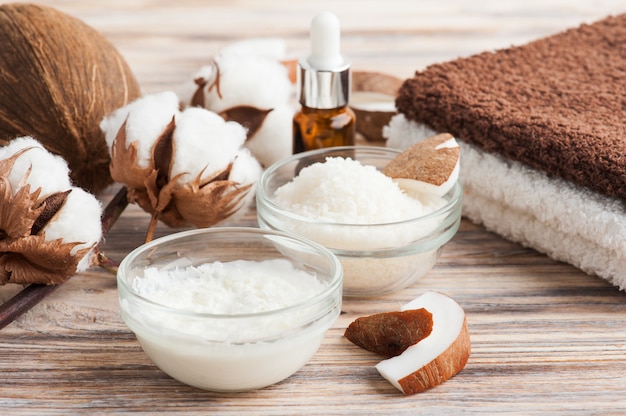 Trattamento naturale per capelli con cocco