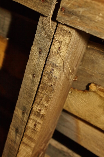 Trave in legno resistenti alle intemperie in un ambiente interno rustico Fort Wayne CloseUp