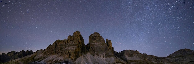 Tre Cime di Lavaredo di notte nelle Dolomiti, Italia