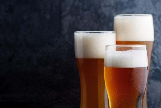 Tre diversi bicchieri di birra