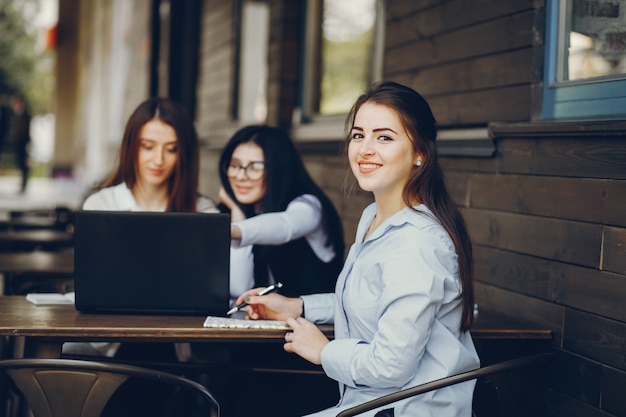 Tre donne d&#39;affari