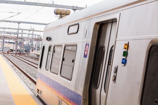 Treno leggero per l'aeroporto internazionale di Denver presso la Union Station.