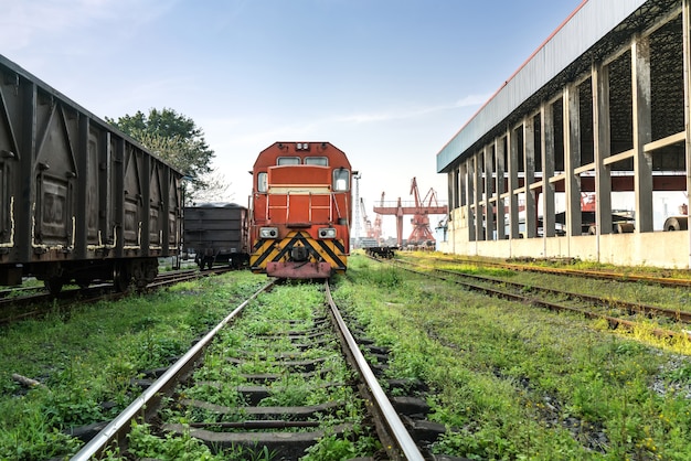 Treno nella stazione locomotiva