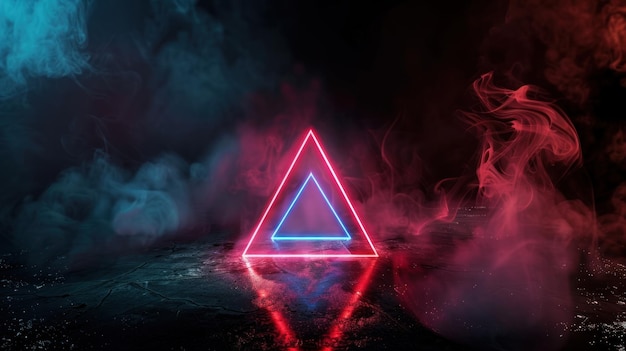 Triangolo di neon astratto con fumo