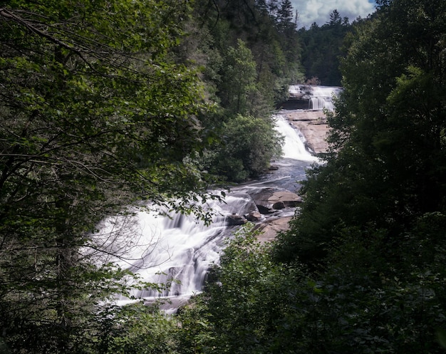 Triple Falls nella foresta statale di Dupont nella Carolina del Nord