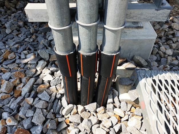Tubo in HDPE collegato con raccordi per tubi in acciaio per conduttura elettrica e protezione del cavo