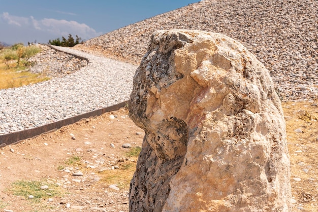 Tumulo storico del merlo di Karakus ad Adiyaman in Turchia per la regina Isia e le principesse Antiochi