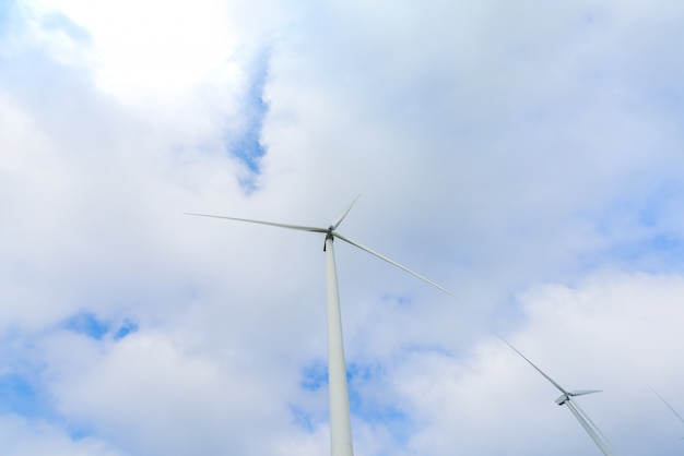 Turbina del mulino a vento per produzione elettrica a Khao Kho, Petchaboon, Tailandia