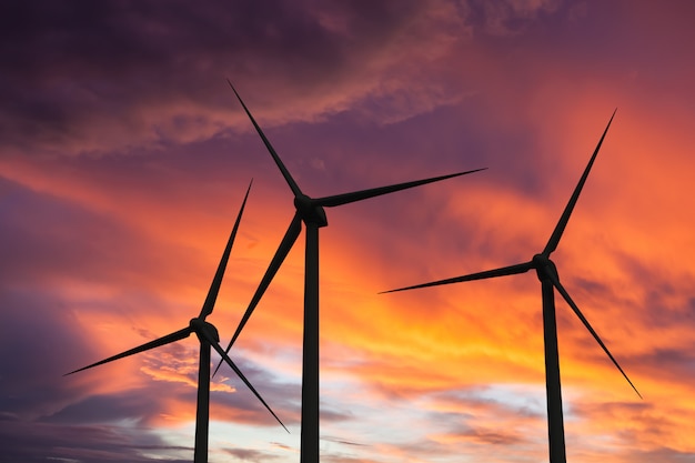 Turbine del generatore eolico in cielo