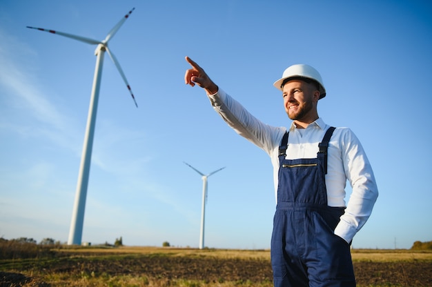 Turbine eoliche che generano elettricità. concetto di risparmio energetico.