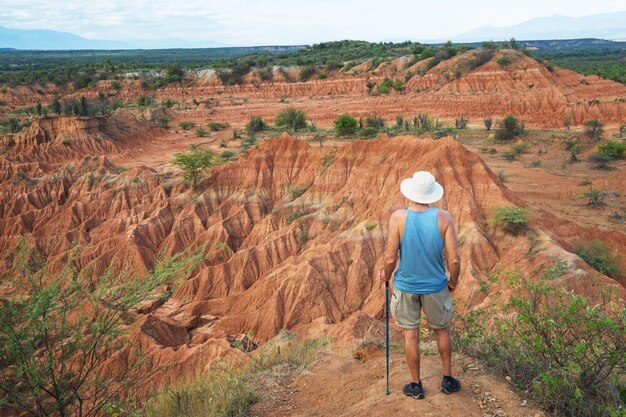 Turista nel deserto di Tatacoa