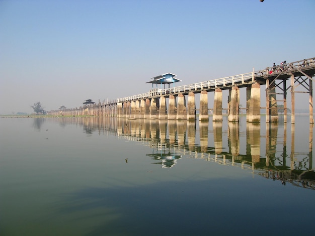 U Bein Bridge sul lago Taungthaman Amarapura Myanmar