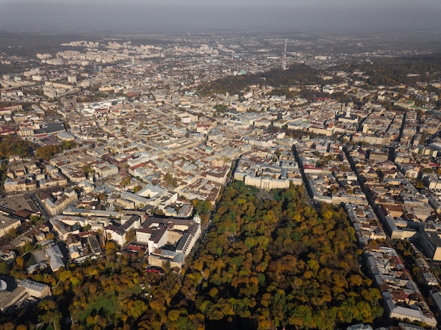 Ucraina Lviv centro città vecchia architettura drone foto vista a volo d'uccello