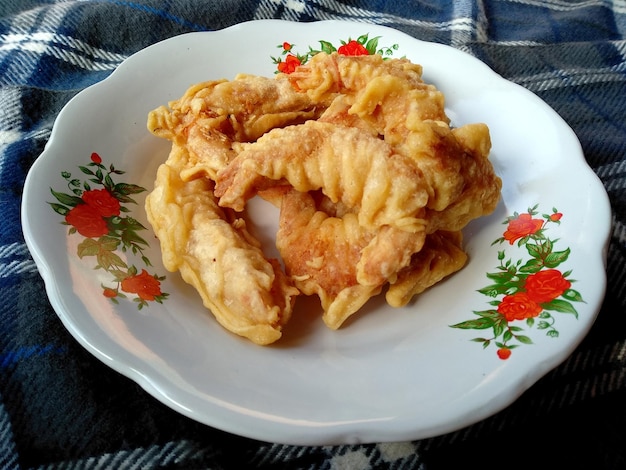 Udang Goreng Tepung o Tempura su un piatto Cibo culinario indonesiano