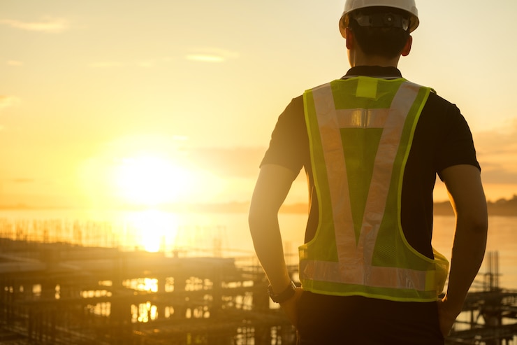 Foto ufficiale di ingegnere o sicurezza nel cantiere.