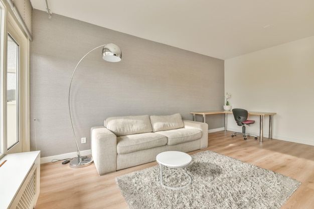 Un ampio soggiorno in un appartamento moderno
