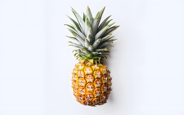 Un ananas su uno sfondo bianco