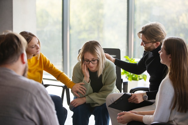 Un autentico incontro di terapia di gruppo.