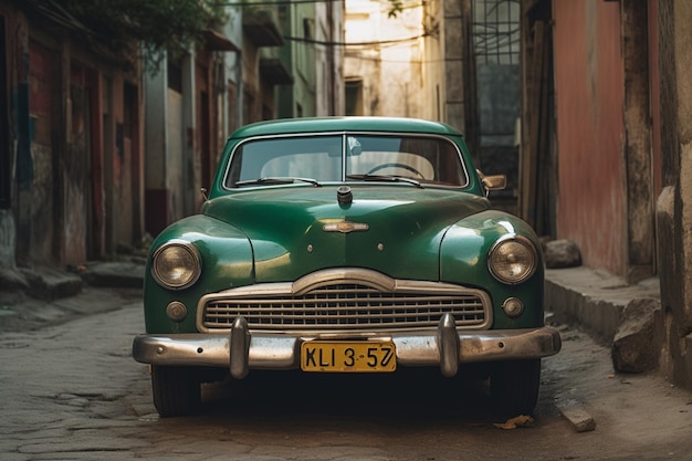 Un'auto verde targata 362n