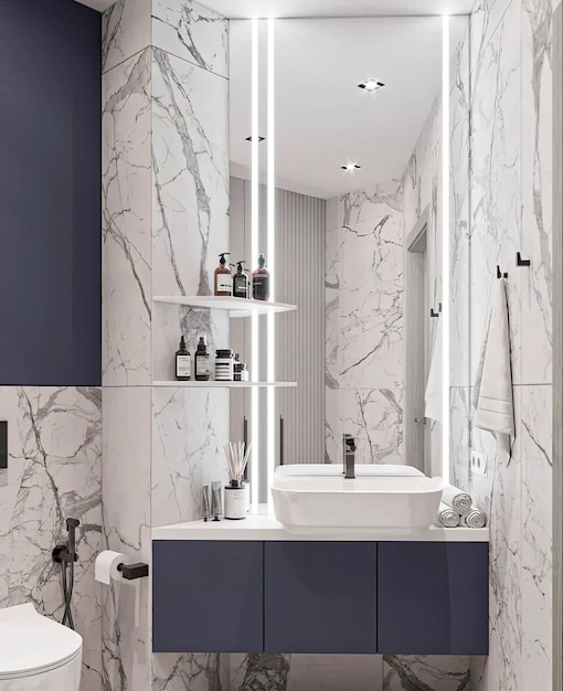un bagno con un grande specchio e una bottiglia di liquore sullo scaffale