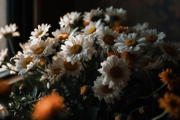 Un bouquet di margherite bianche con fiori d'arancio al buio