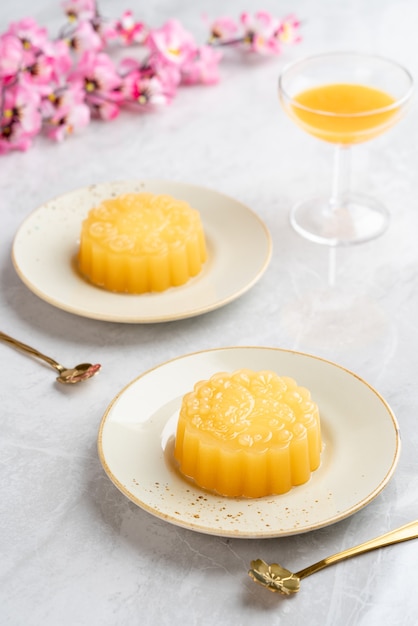 Un budino di mooncake è un prodotto da forno cinese tradizionalmente consumato durante il MidAutumn Festival