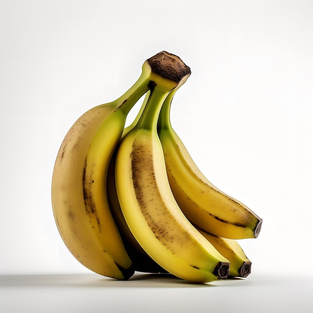 Un casco di banane isolare su sfondo bianco