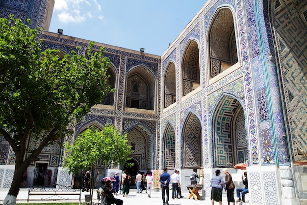 Un complesso architettonico in piazza Registan a Samarcanda in Uzbekistan Ulugbek madrasah Sher Dor Madrasah 29042019