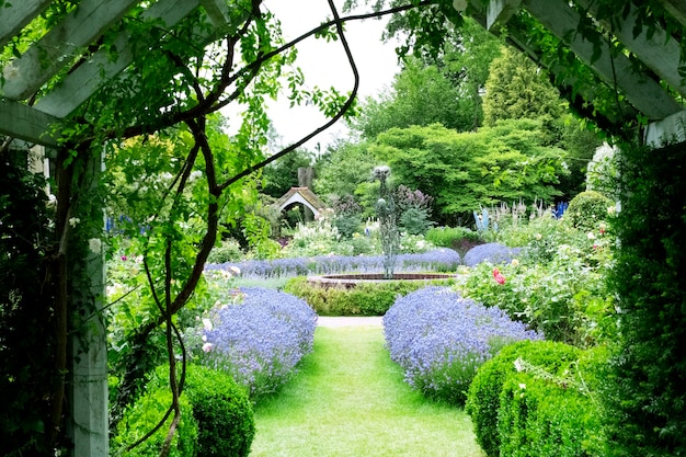 Un delizioso giardino di campagna inglese