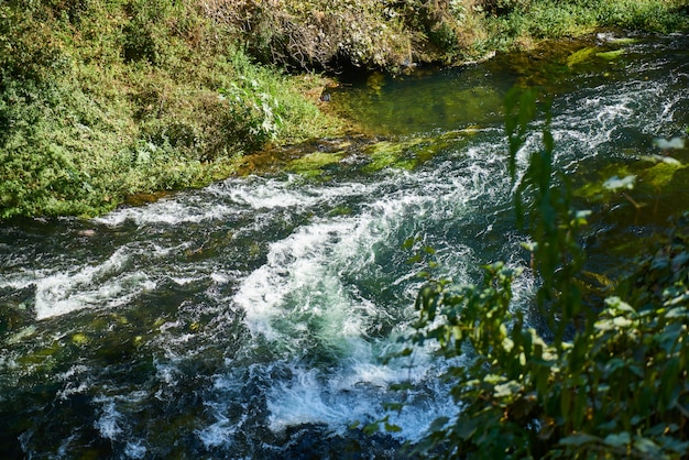 Un fiume nella natura