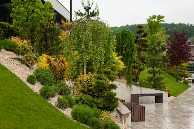 Un giardino fuori dall'hotel