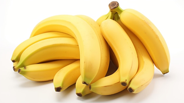 Un grosso grappolo di banane gialle mature