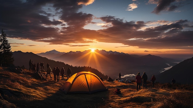 Un gruppo di amici che si divertono in cima alle montagne