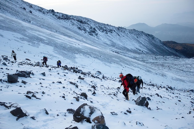 Un gruppo di escursionisti che scalano il Pico de Orizaba in Nord America