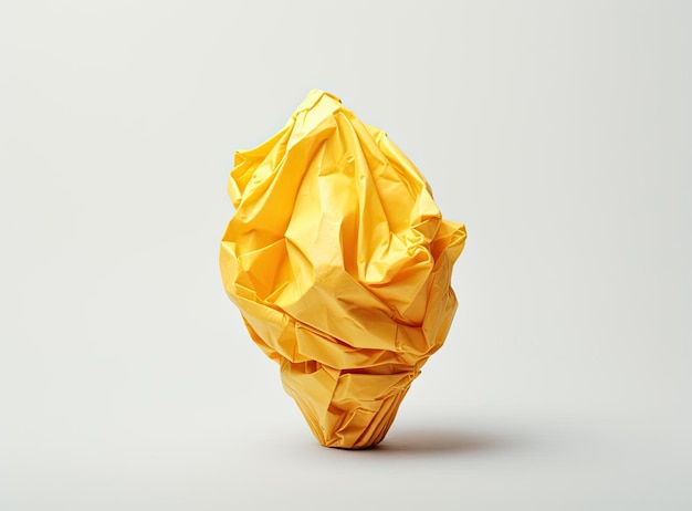 un'illustrazione di una carta gialla su una lampadina nello stile di crumpled