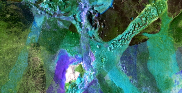 Un'immagine colorata di un corpo con uno sfondo blu e verde e la parola "mare" su di esso