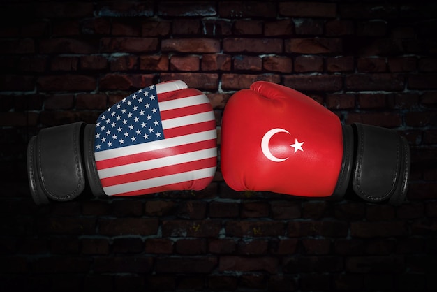 Un incontro di boxe tra USA e Turchia