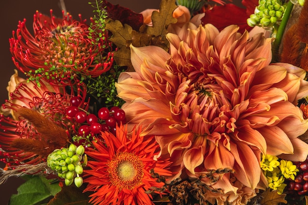 Un mazzo di fiori per la vacanza romantica regalo alla ragazza.