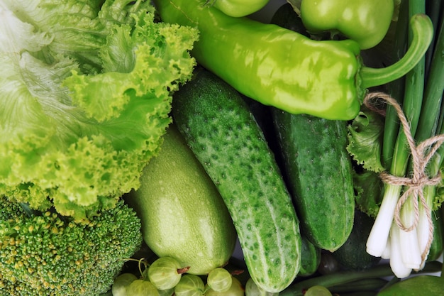 Un mucchio di verdure verdi da vicino