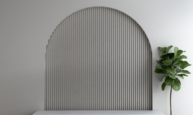 Foto un muro bianco con un grande arco che dice "la parola" su di esso "