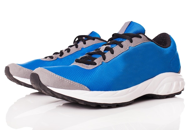 Un paio di scarpe sportive