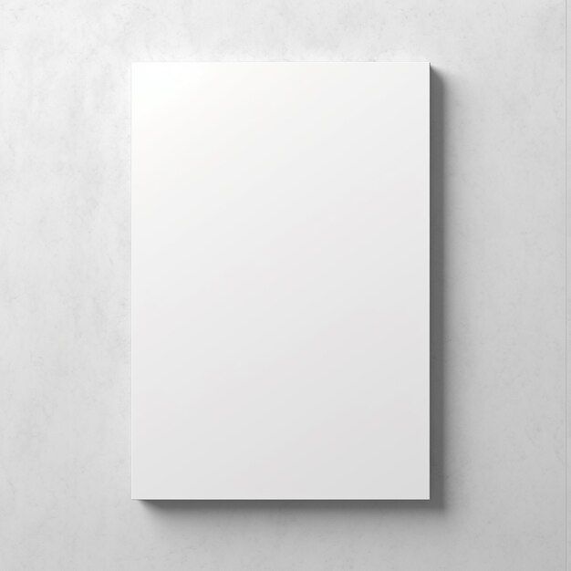 un pezzo d'arte bianco su una parete con un quadrato bianco