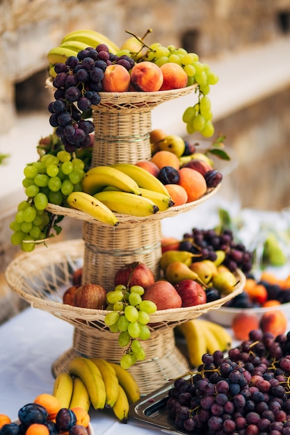 Un piatto di frutta al banchetto di nozze