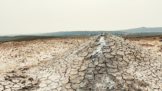 Un piccolo vulcano di fango