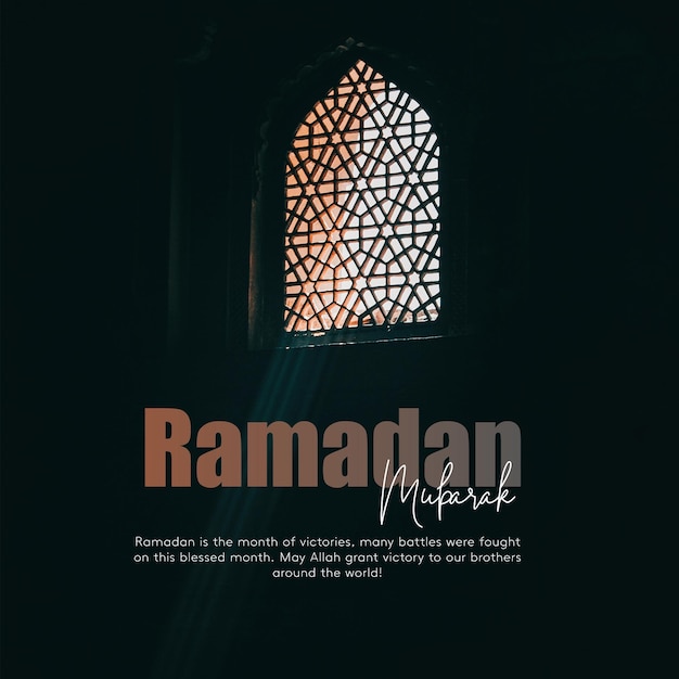 Un poster per Ramadan Mubarak con una finestra sullo sfondo.