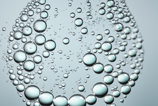 Un primo piano di bolle che si trova su un bicchiere