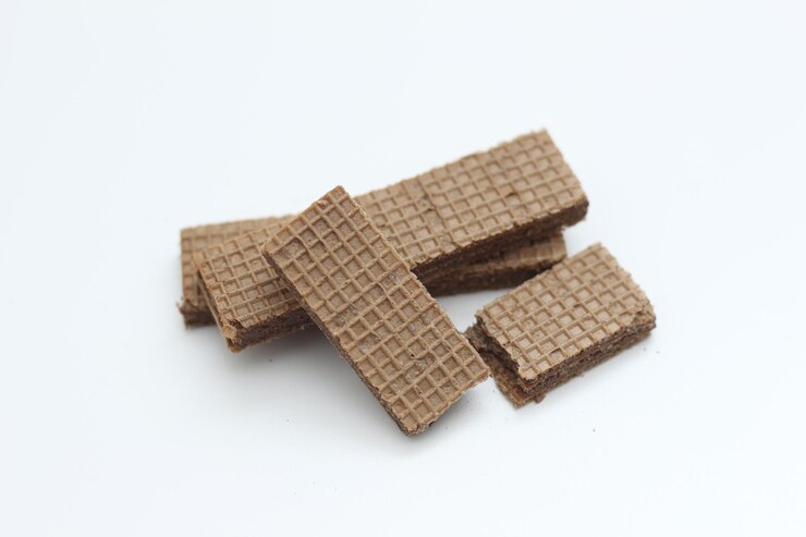 un primo piano di cioccolatine isolate su uno sfondo bianco