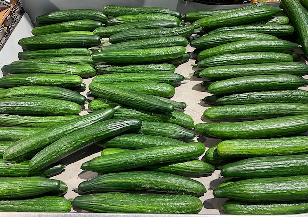 Un sacco di cibo sul bancone del supermercato Frutta verdura Vista dall'alto del fuoco selettivo