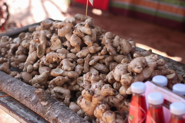 Un sacco di manioca a terra