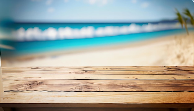 Un tavolo in legno con una spiaggia sullo sfondo